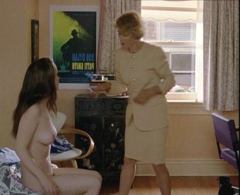 16P Sexy movie actress Christina Ricci nude boobs