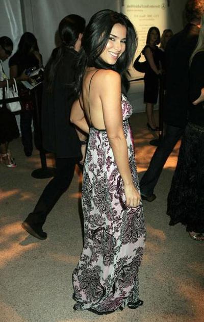 15P Celebridade latina Roselyn Sanchez parece mais gostosa em minivestido