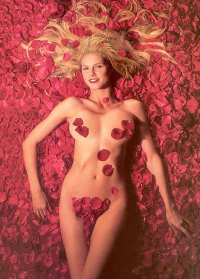 16P Heidi Klum showing her nice big tits and posing nude in flowers