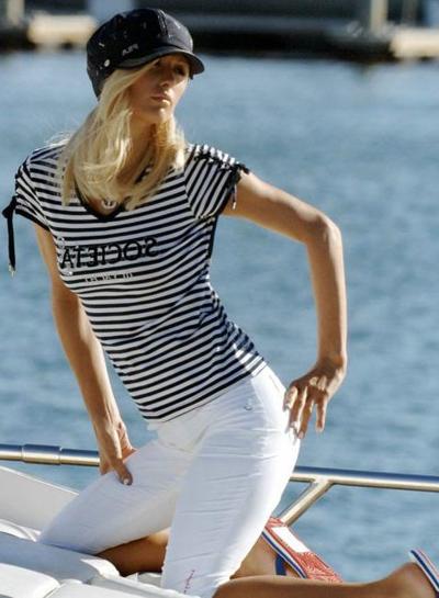 15P Celebrity Paris Hilton lookin hot and sexy in slutty stuff