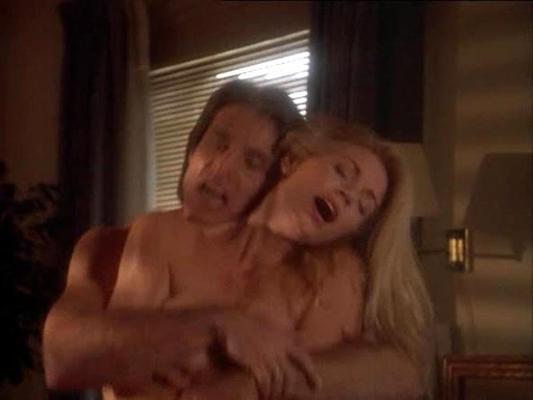 16P Shannon Tweed mostrando suas belas tetas e fodendo forte