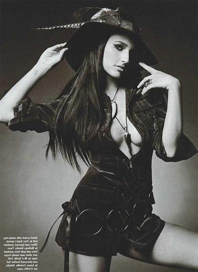16P Ashlee Simpson upskirt white panties and opps nipple slip