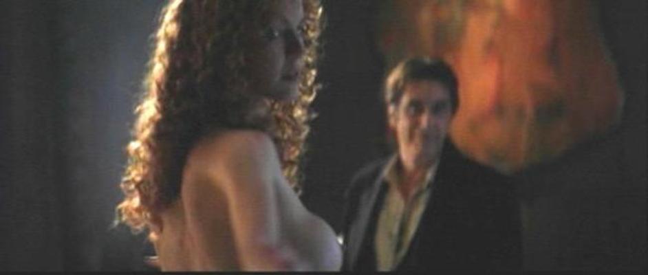 15P Celeb with great body Connie Nielsen showing everything nude