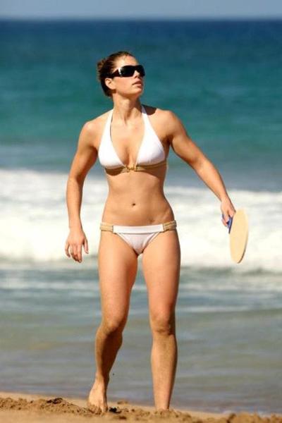 15P Amazing celebrity Jessica Biel paparazzi on the beach