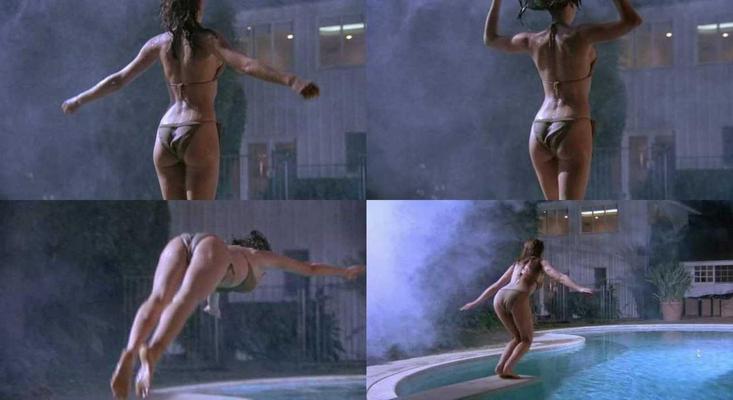 16P Kari Wuhrer posando totalmente desnuda y capturas de película desnuda