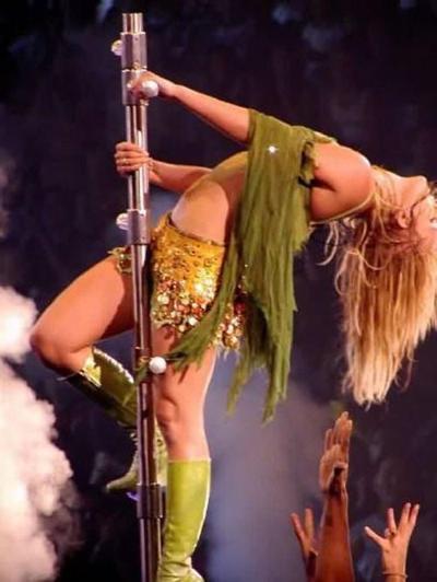 16P Britney Spears posing in topless and beach paparazzi pictures
