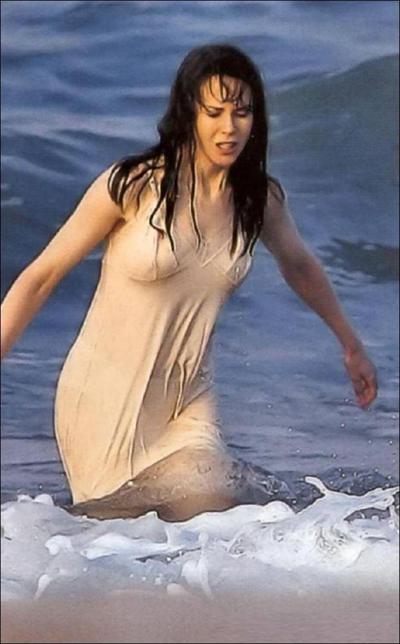 16P Nicole showing great legs and nude movie scenes