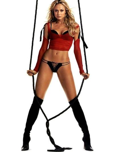 16P Leggy celebrity Stacy Keibler shows off her fine ass