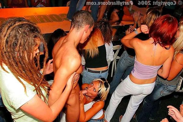 20P Two blondes fight for a piece of strippers cock