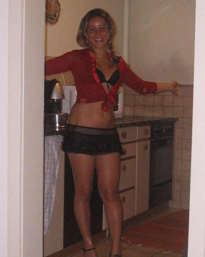 15P Fotos de três MILFs amadoras peitudas posando