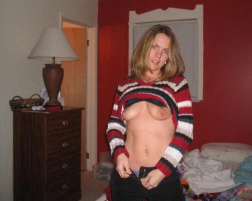 15P Various photos of naughty and sexy MILFs