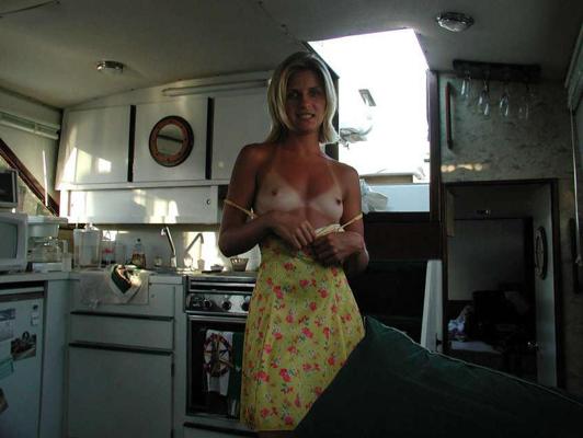 15P Pictures of a hot MILF who got wild on a yacht