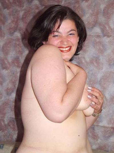 20P Chubby amateur babe