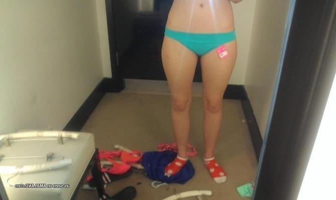 10P Compilation of an amateur babe showing off her ass