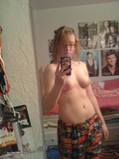 11P Compilation of a nerdy kinky babe selfshooting in the nude
