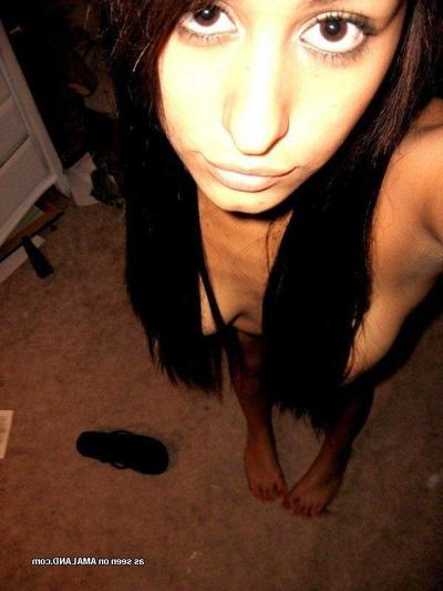 10P Emo honey likes flashing her fine tits while doing selfies