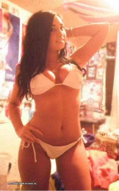 15P Self-shot non-nude pictures of a sexy pretty honey