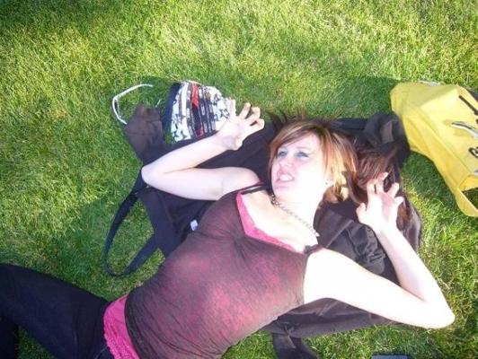 10P Kinky alternative chick strips naked while posing sexy