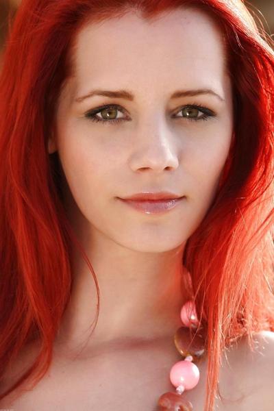22P GORGEOUS REDHEAD ARIEL
