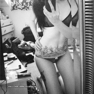10P Sammlung hübscher Amateurszenen-Babes, die sexy posieren