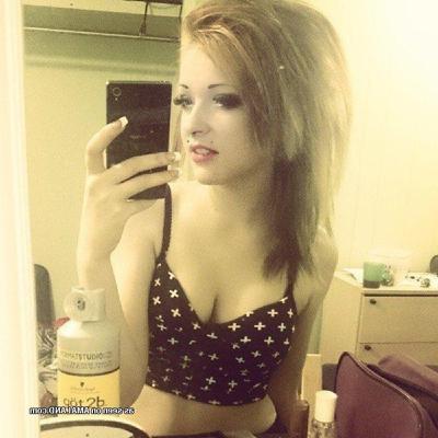 10P Two horny emo chicks getting naughty on cam
