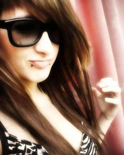 15P Pictures of various amateur punk girlfriends