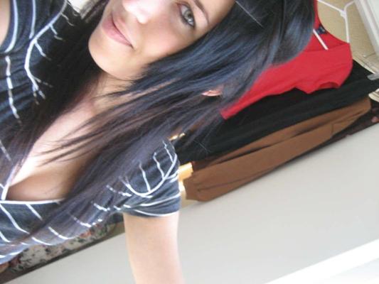 18P Photos of a dark-haired amateur chick
