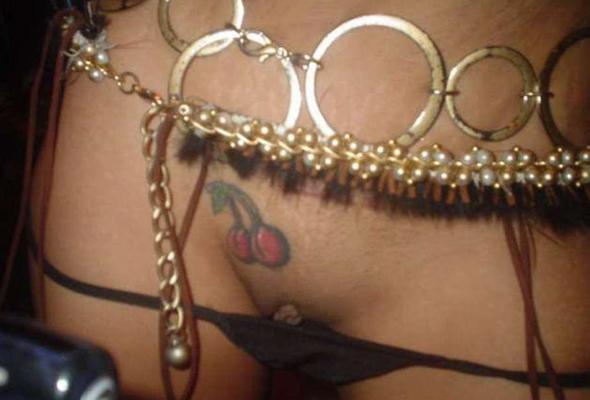 15P Pictures of a sexy bombshell stripper