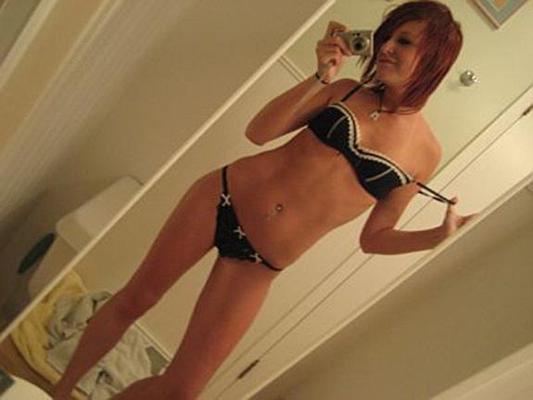 15P Lingerie pictures of emo babes