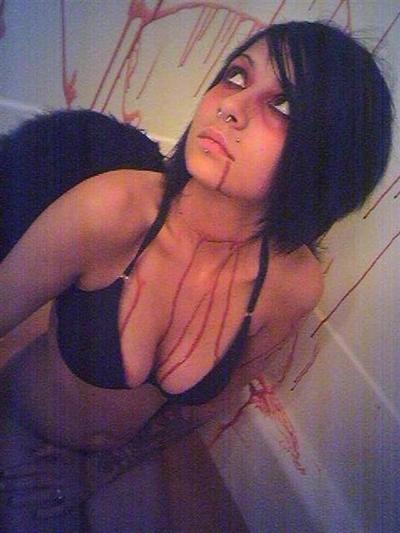 16P Pics of black-haired emo teens