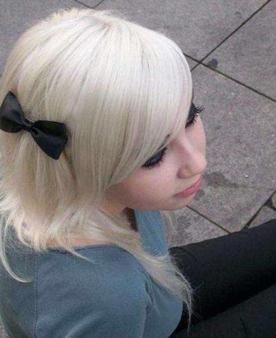 16P Photo compilation of an amateur blondie emo babe