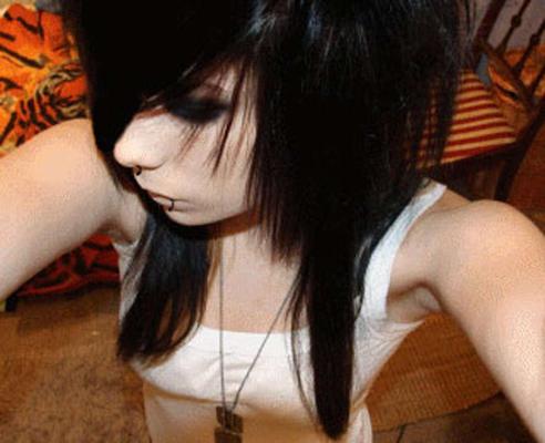 16P Pictures of pretty emo girls selfshooting