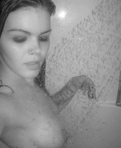 15P Black and white pictures of scene GF Teri
