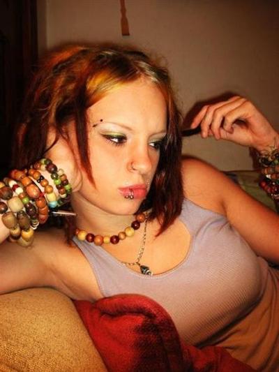 16P Pics of punk GFs with short hair