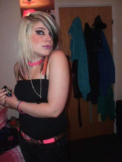 15P Pictures of sexy amateur scene bitches