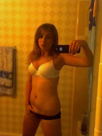7P Pictures of sexy Joey selfshooting at home