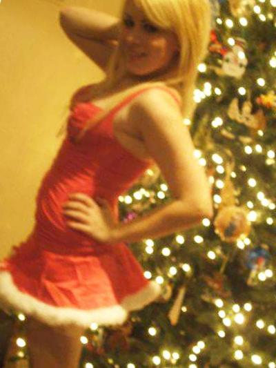 15P Pictures of a cutie posing by the Christmas tree