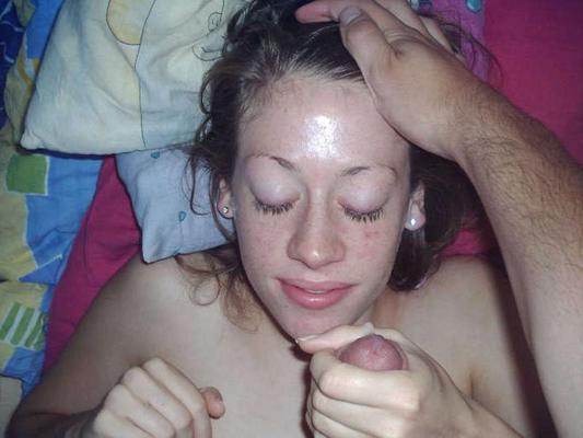 15P Pictures of a girlfriend who likes cum on her face