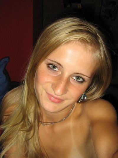 16P Collection of a hot blonde girlfriend's pictures