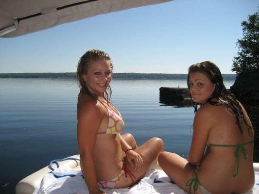 15P Brunette enjoying the sun