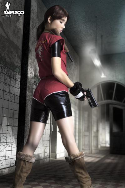 12P Resident Evil cosplay