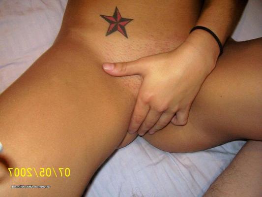 16P Photos of horny girlfriends masturbating for their flings