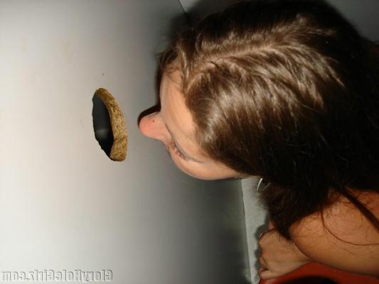 20P Mature mama sucking off train of cocks at gloryhole