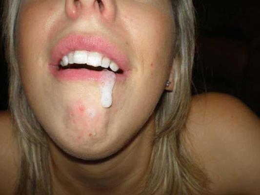 15P Selbstgemachte Amateur-Teenager-Freundinnen werden vollgespritzt