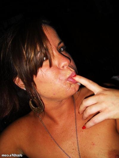 15P Esposa amateur da mamada para corrida facial en foto casera