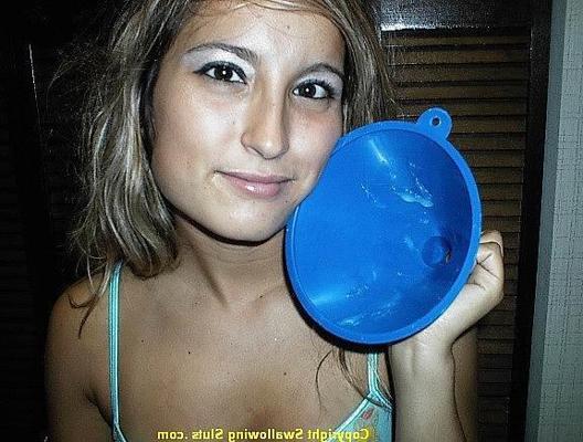 16P Young tanned cocksucker in her bra makes a guy cum