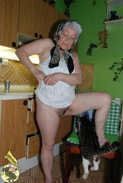 16P Plumper granny picture content