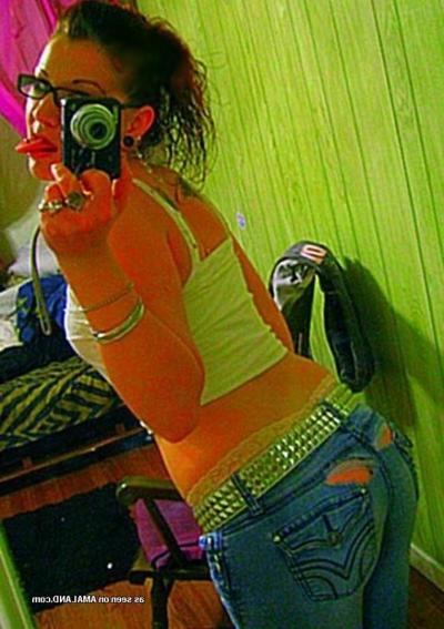 7P Collection of a sexy non-nude babe camwhoring