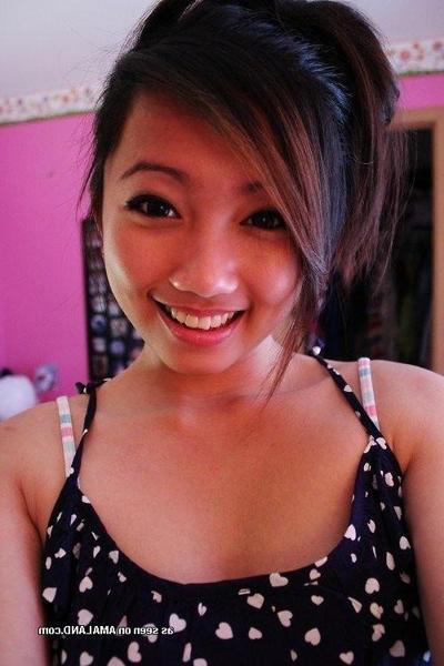 14P Compilation of sexy non-nude girlfriends posing for the cam