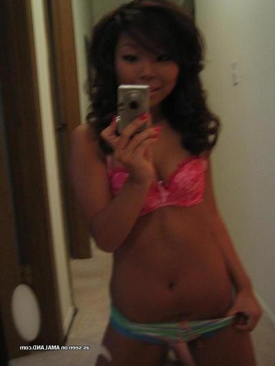 14P Tattooed non-nude girlfriend camwhoring at home